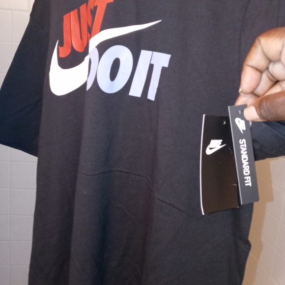Nike shirt - Picture 3 of 4